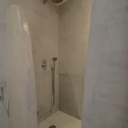 Naxos Evilion Luxury & شقة