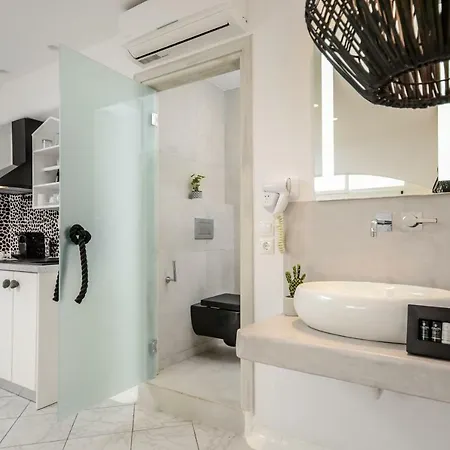 Naxos Evilion Luxury & Naxos City