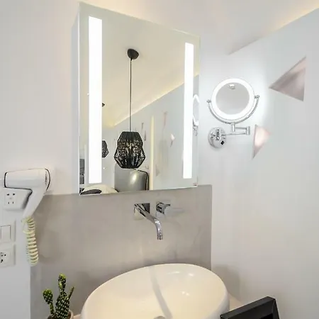 Naxos Evilion Luxury &