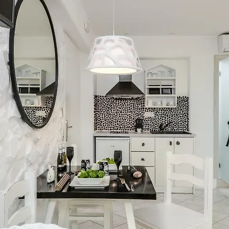 Naxos Evilion Luxury & شقة Naxos City