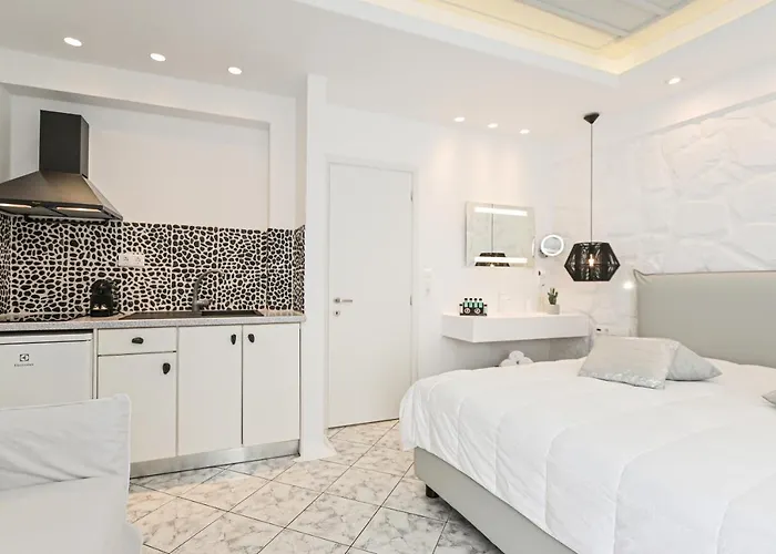 Naxos Evilion Luxury & Naxos City