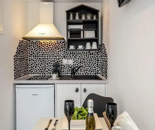 Naxos Evilion Luxury &