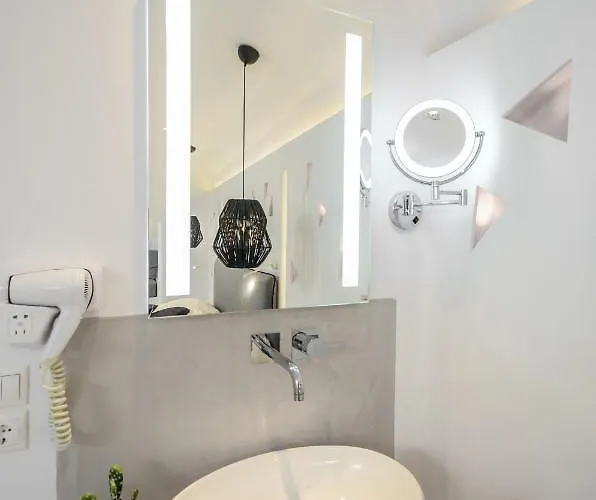 Naxos Evilion Luxury &