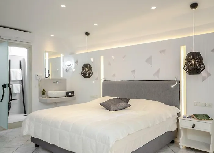 Naxos Evilion Luxury & Naxos City