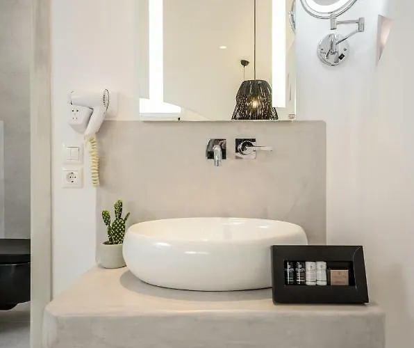 Naxos Evilion Luxury & Naxos City